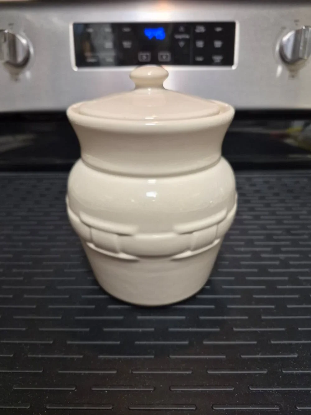Longaberger Woven Traditions Ivory Round Pottery Canister Small 1.5 Quart 7.25
